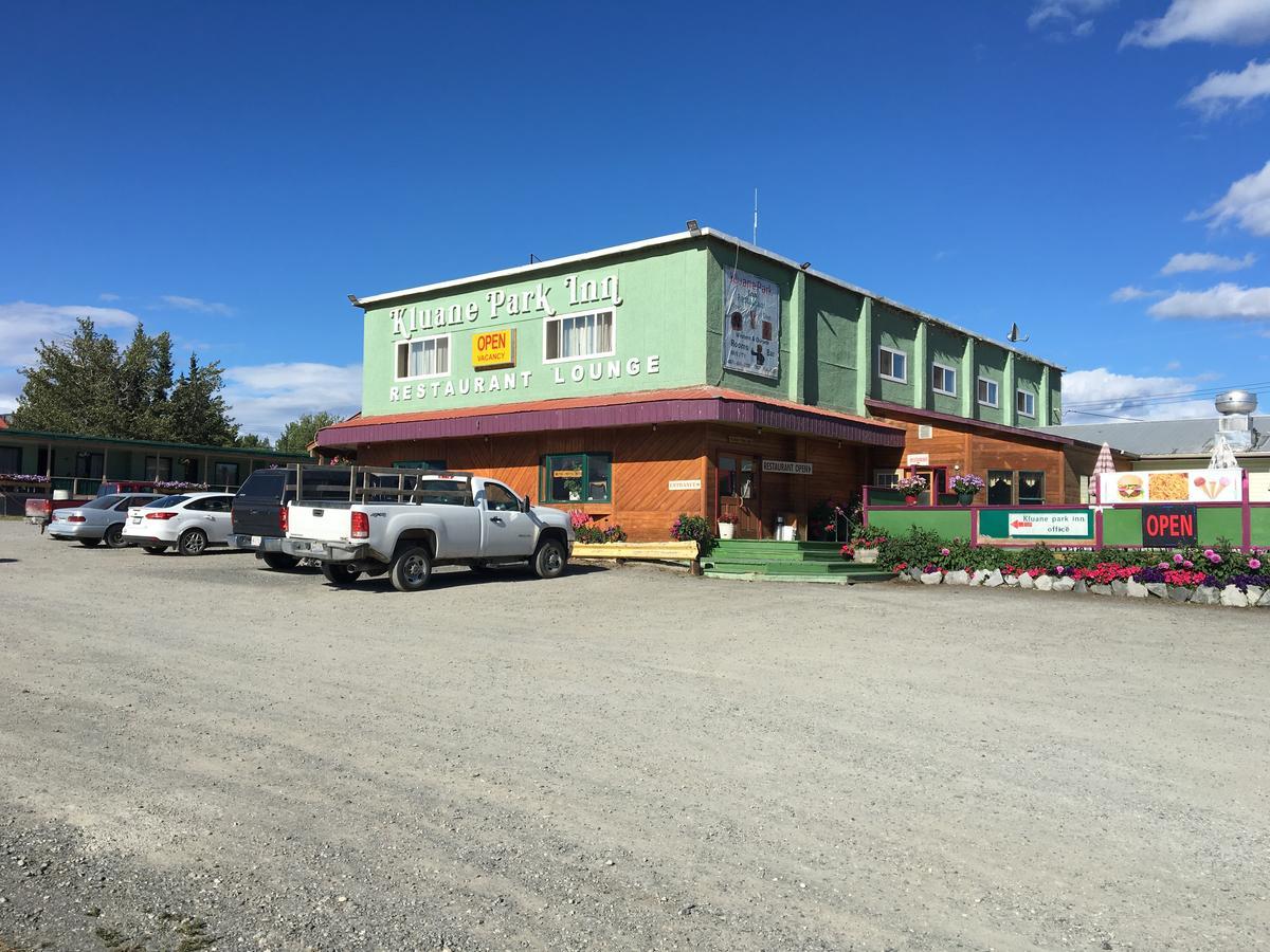 Kluane Park Inn Haines Junction Exterior foto