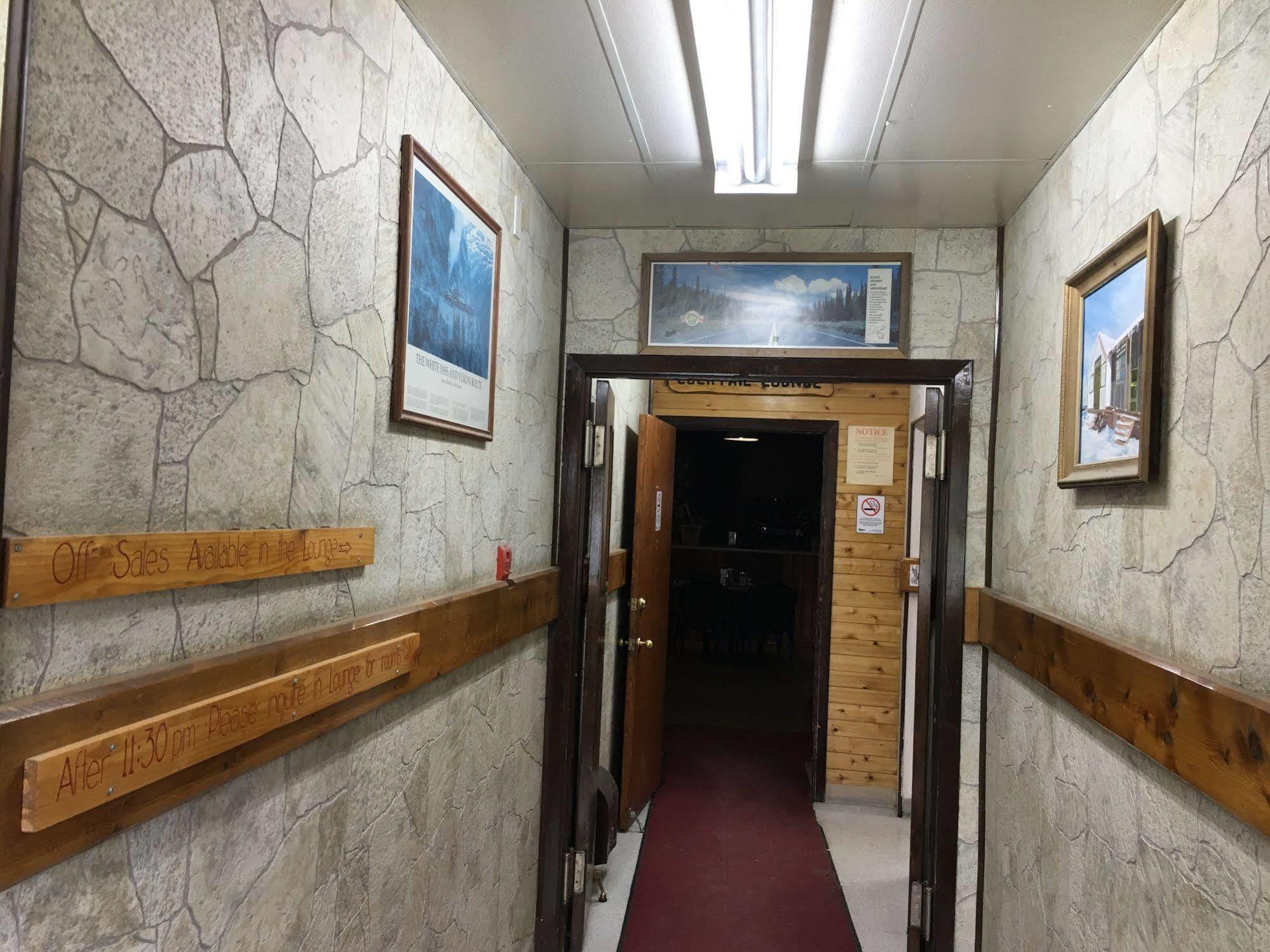 Kluane Park Inn Haines Junction Exterior foto
